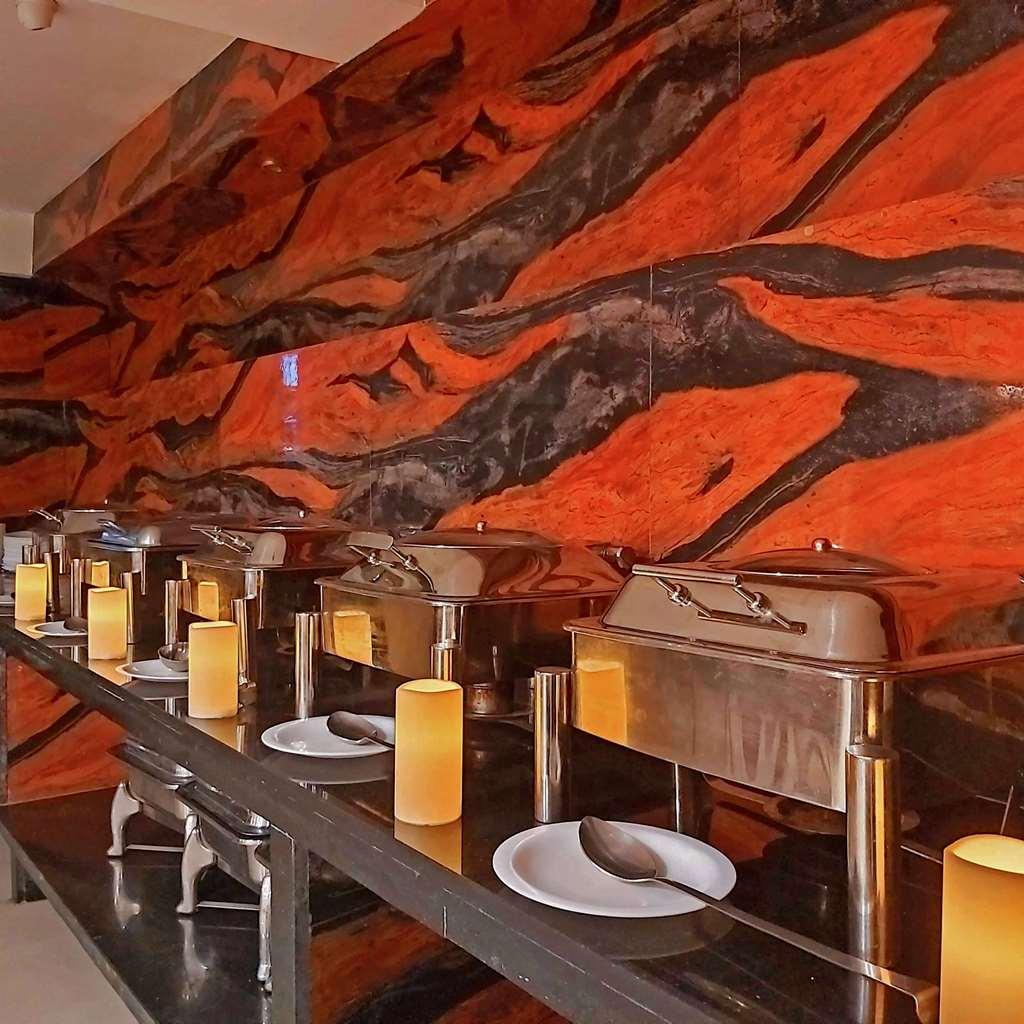 Quality Inn Mint Пуна Экстерьер фото