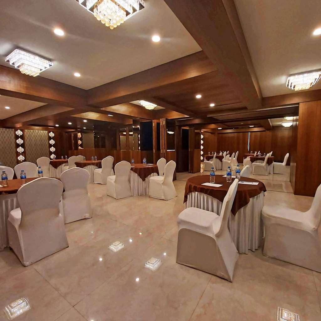 Quality Inn Mint Пуна Удобства фото